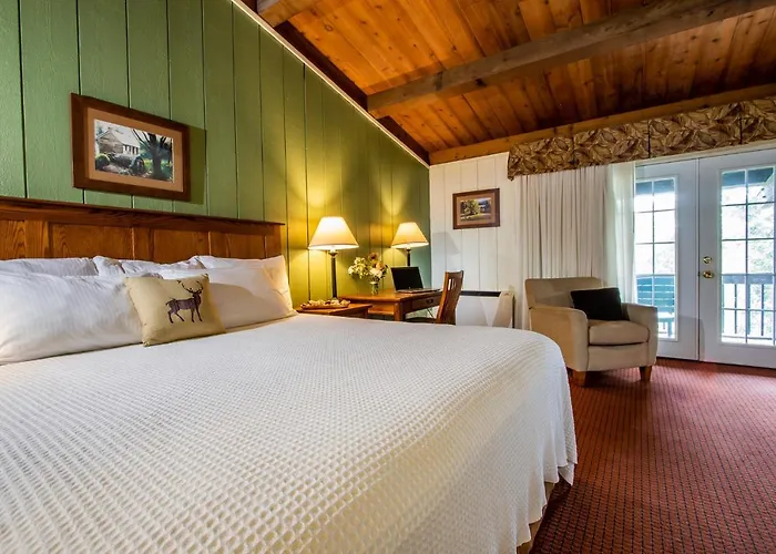 Best Hotels Near Cambridge, Ohio