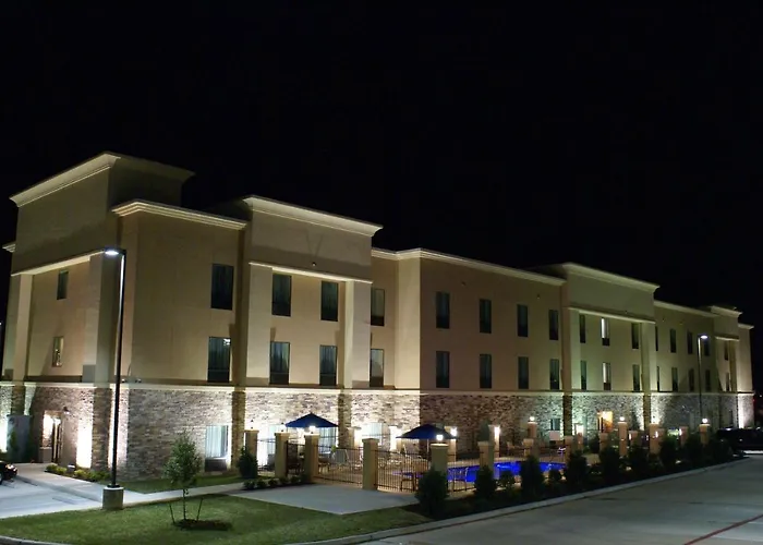 Top Accommodations Near Greater Richmond Convention Center