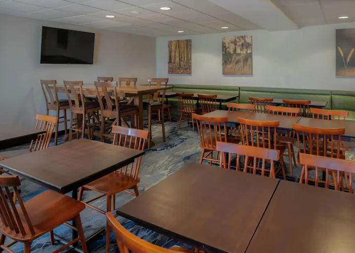 Top Hotels in Troy Ohio