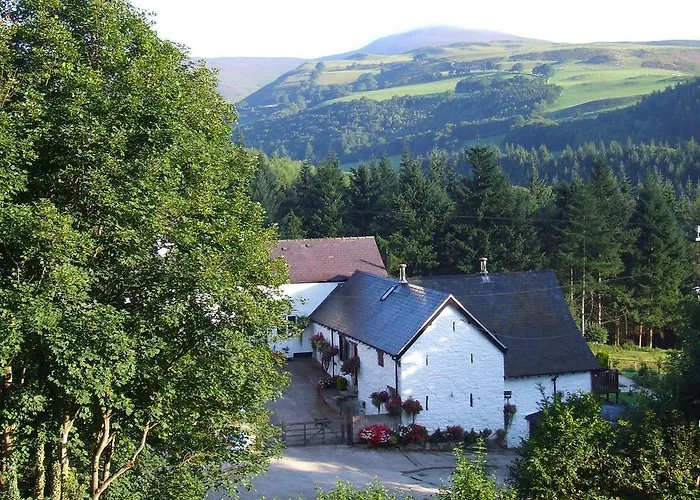 Explore the Best of Llangollen Hotels for a Memorable Stay